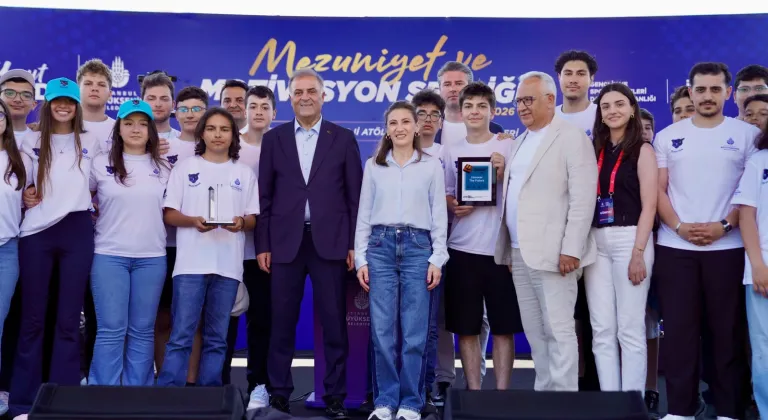 İstanbul Büyükşehir'in Ders Atölyeleri'nde mezuniyet heyecanı