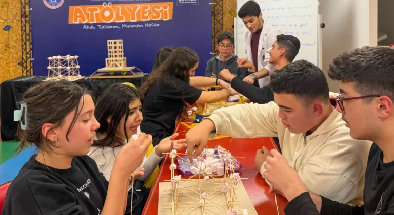 İstanbul Maltepe'de dayanıklı bina modelleri inşa ettiler