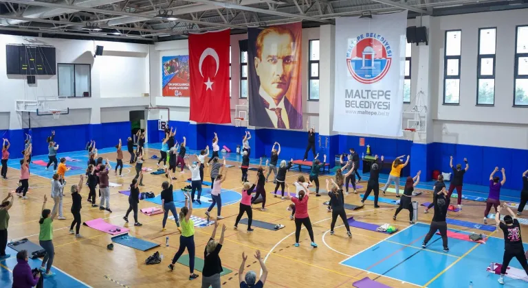 İstanbul Maltepe'de Köymen, spor yapan kadınlarla buluştu