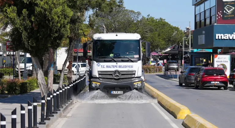 İstanbul Maltepe'de mahallelerde bahar temizliği sürüyor