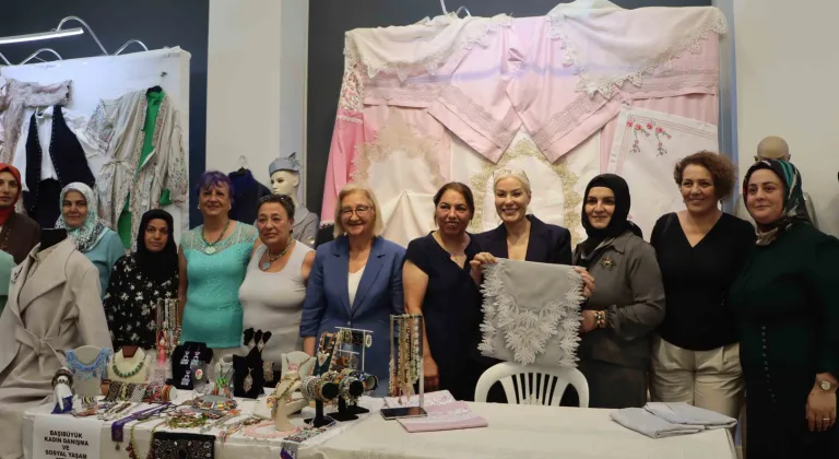 İstanbul Maltepe'de ‘Öğrenen ve Üreten Aileler’in emekleri sergilendi