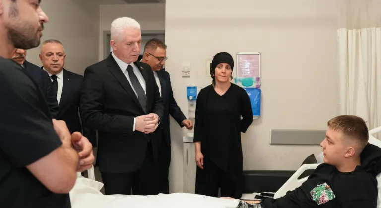 İstanbul Valisi Gül’den yaralı liseliye ziyaret