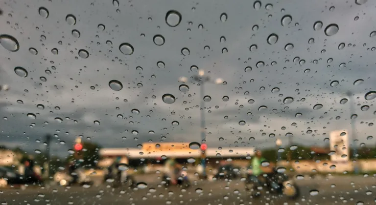 İstanbul’da Hava Değişiyor: AKOM’dan Ani Sıcaklık Düşüşü Uyarısı!