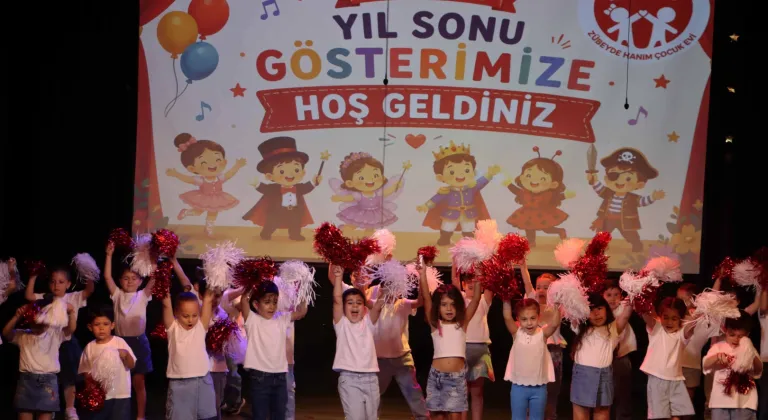 İstanbul'da Maltepe Belediyesi’nin kreşlerinde yılsonu heyecanı