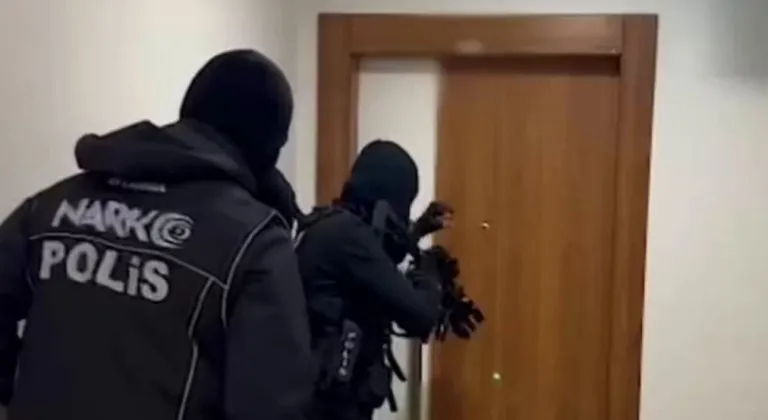 İstanbul’da uluslararası narkotik operasyonu... Kırmızı bültenle aranan şüpheli yakalandı