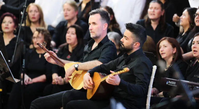 İzmir Aliğa'da Aşık Veysel Türküleri yankılandı