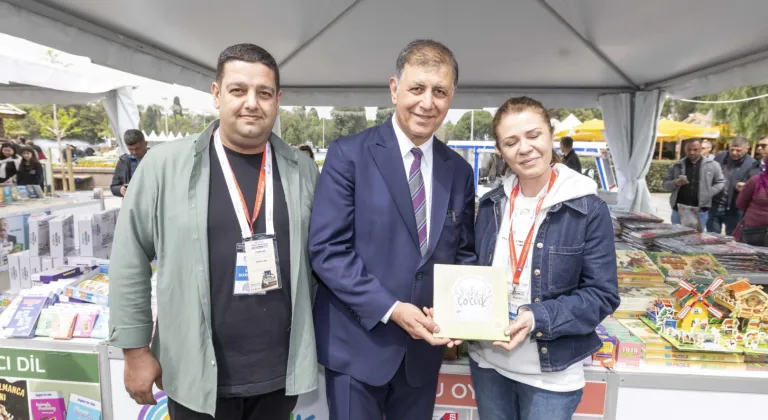 İzmir baharı kitapla karşılıyor