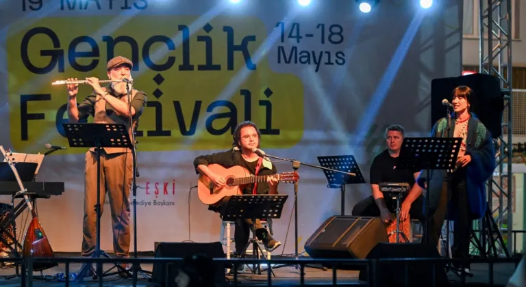İzmir Bornova’da 19 Mayıs Gençlik Festivali başladı
