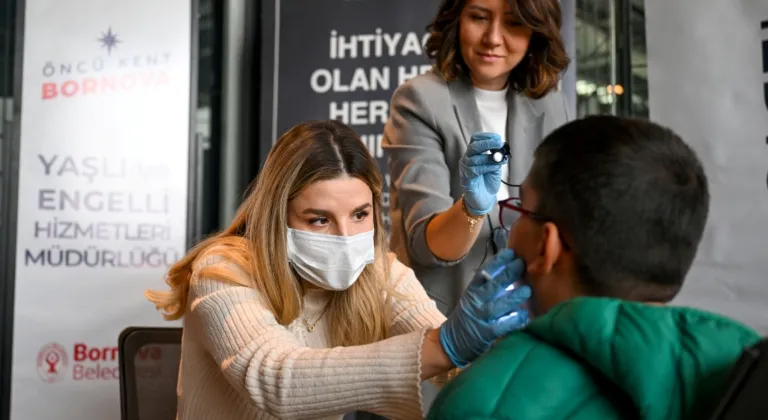 İzmir Bornova’da işitme engelli öğrencilere diş taraması