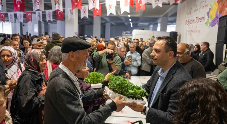 İzmir Bornova’da toprağa can, üreticiye destek