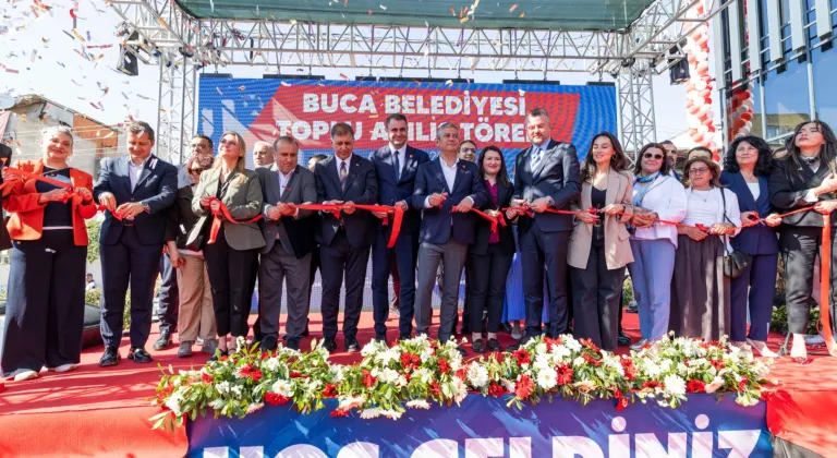 İzmir Buca’da 16 proje CHP lideri Özel'in katılımıyla açıldı
