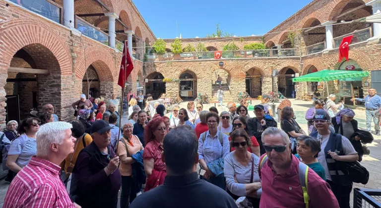 İzmir Büyükşehir’den emeklilere özel gezi programı