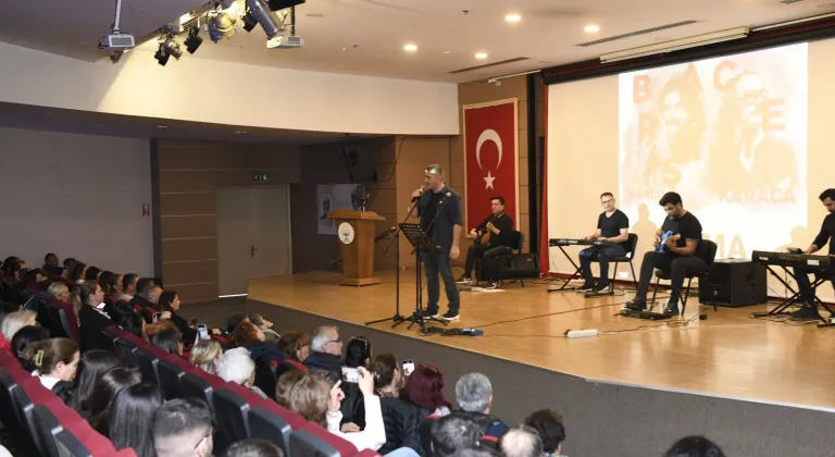 İzmir Çiğli’de Barış Manço ve Cem Karaca şarkılarıyla anıldı