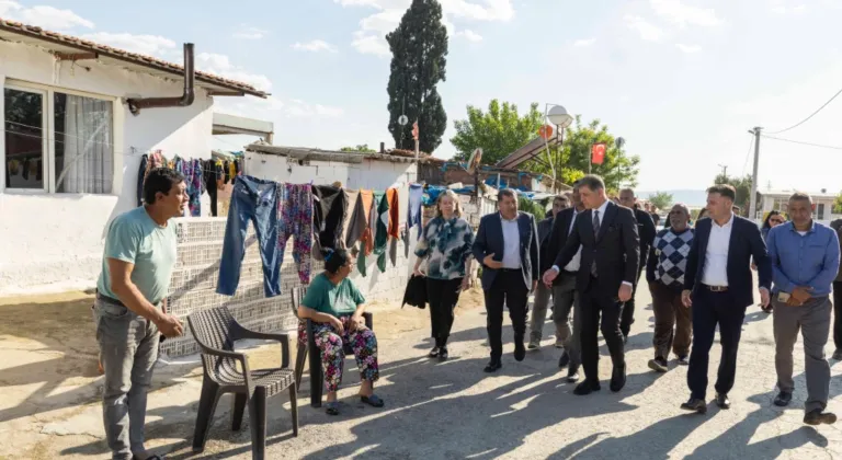 İzmir Çırpı'da Başkan Tugay halkla buluştu