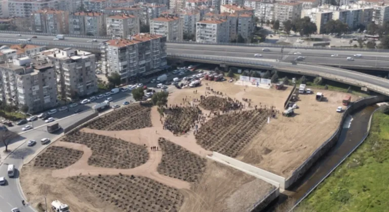 İzmir İtfaiyesi Korusu için ilk fidanlar toprakla buluştu