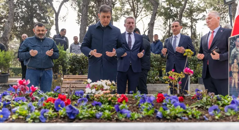 İzmir Kadifekale’de şehitler dualarla anıldı