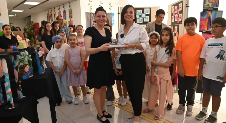 İzmir Karabağlar’da sanatın renkleri ve ezgileri buluştu