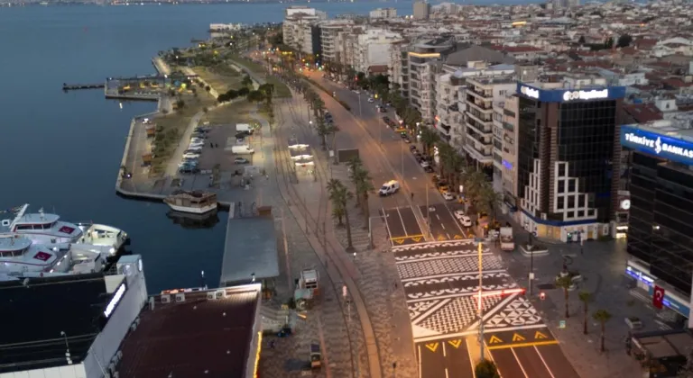 İzmir Karşıyaka'da desenli yaya platformu