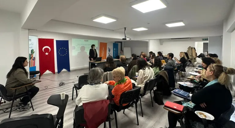 İzmir Konak'ta 'Yarının Yetişkinleri' Çalıştayı