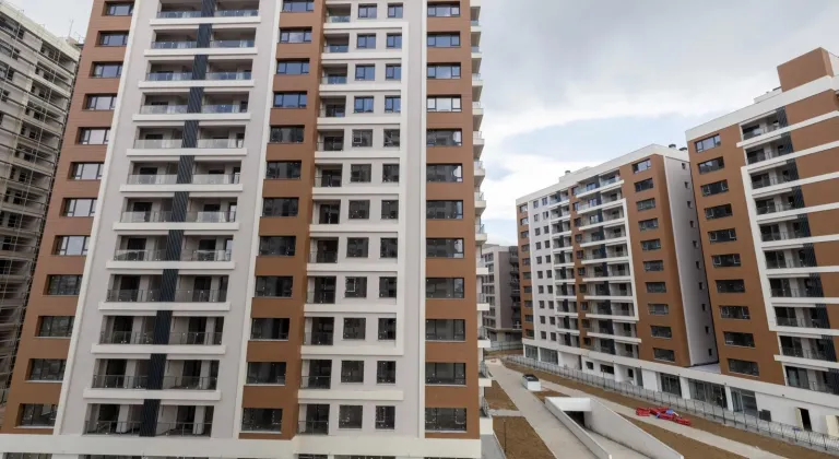 İzmir Örnekköy’deki kentsel dönüşümde anahtar teslim zamanı