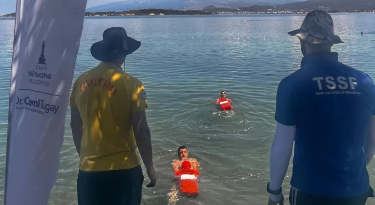 İzmir sahillerinde hayat nöbeti