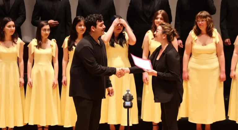 İzmir Uluslararası Çoksesli Korolar Festivali başladı