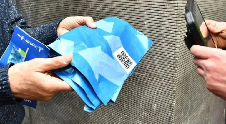 İzmir’de Atık Yönetiminde Yeni Dönem: QR Kodlu Mavi Poşet Uygulaması