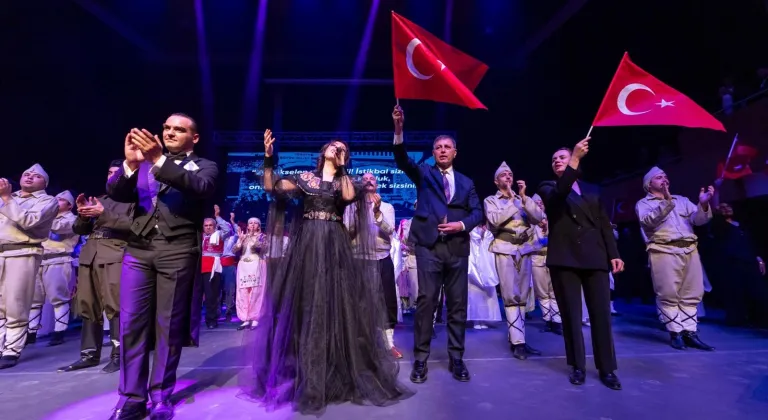 İzmir'de Çanakkale ruhu 'Uyan Memet' ile sahneye taşındı