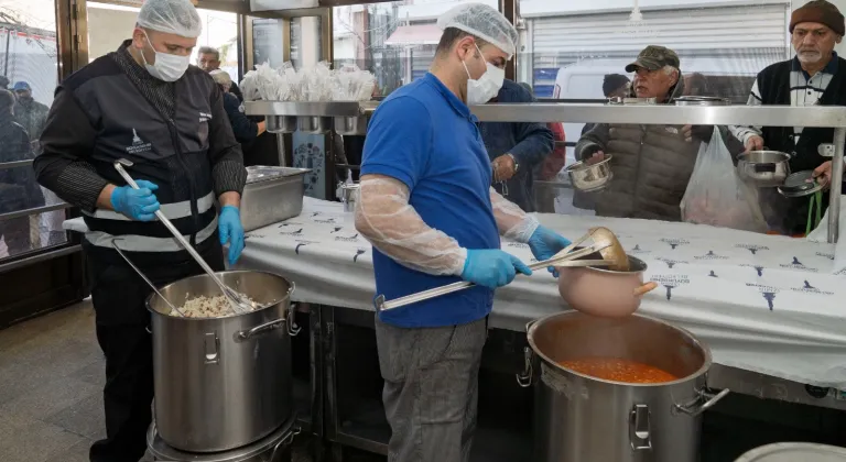 İzmir’de dayanışma seferberliği! Büyükşehir milyonlara ulaştı