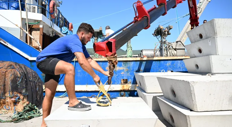 İzmir’de Deniz Yaşamına Destek: Yapay Resif Projesi