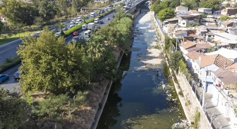 İzmir’de Derelerde Kapsamlı Temizlik: 233 Bin Ton Atık Çıkarıldı