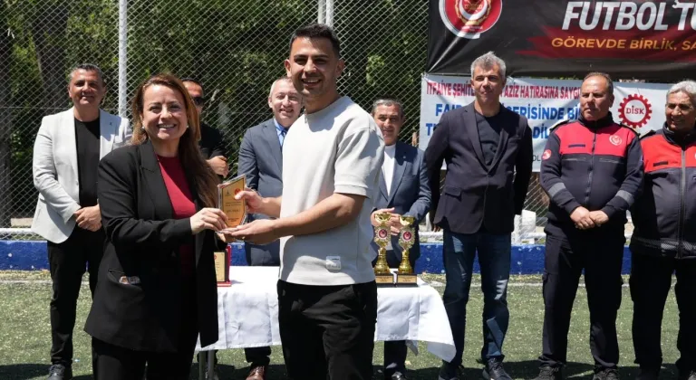 İzmir'de itfaiyecilerden anlamlı turnuva