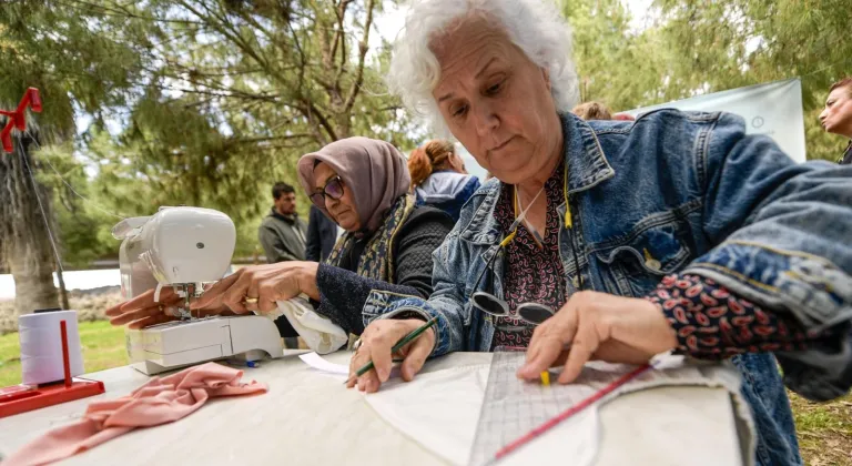 İzmir’de makineler taşındı, eğitim açık alanda sürdü... Meslek Fabrikası'nda açık hava eğitimi!