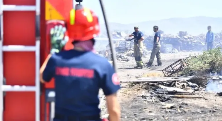 İzmir’de Yangınlar Bir Ayda 26 Bin Hektarı Etkiledi

