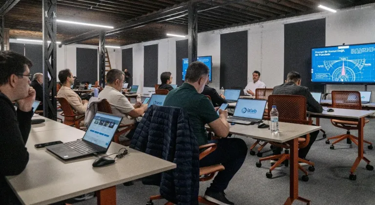 İzmir’de Yöneticilere Yapay Zeka Eğitimi