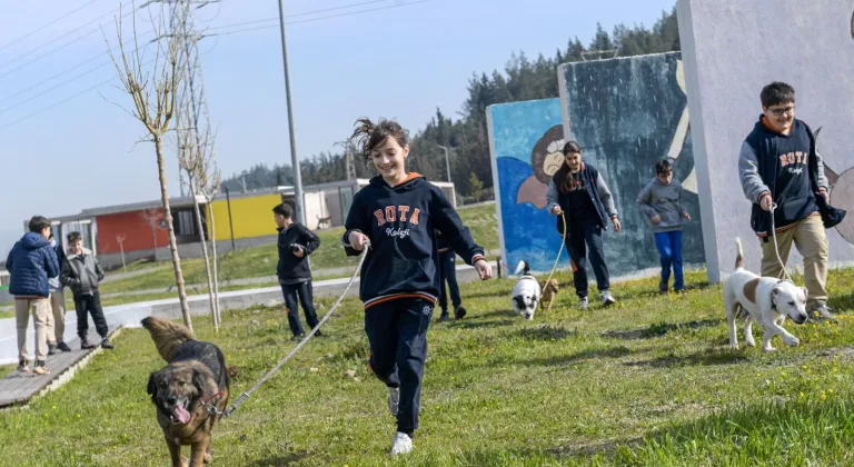 İzmir’den Anlamlı Çağrı: “Satın Alma, Sahiplen”