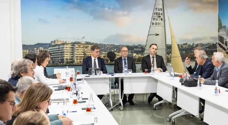 İzmir’in 8 bin 500 yıllık hazinesi masaya yatırıldı