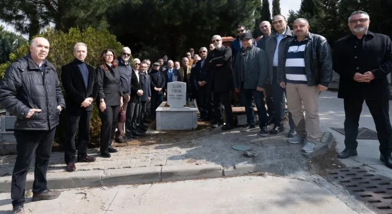 İzmirli usta gazeteci mezarı başında anıldı