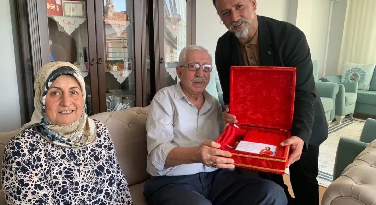 İzmit Belediyesi gazileri yalnız bırakmıyor