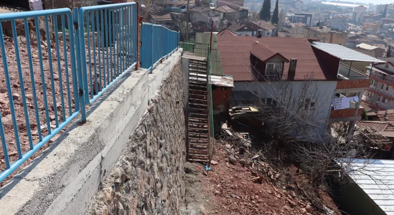 İzmit Yenidoğan’da tehlikeli alan güvenli hale getirildi