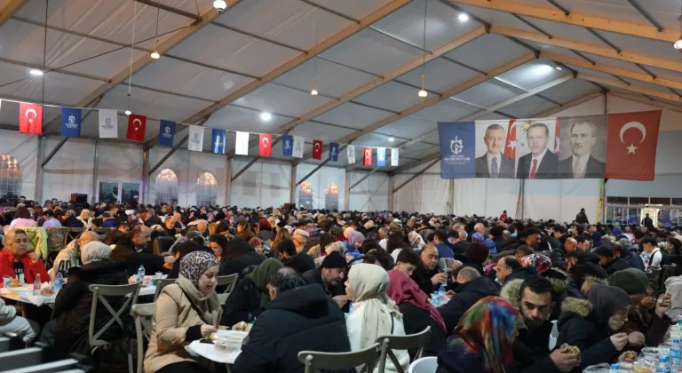 İzmit’in kalbi Büyükşehir Ramazan Çadırı’nda atıyor