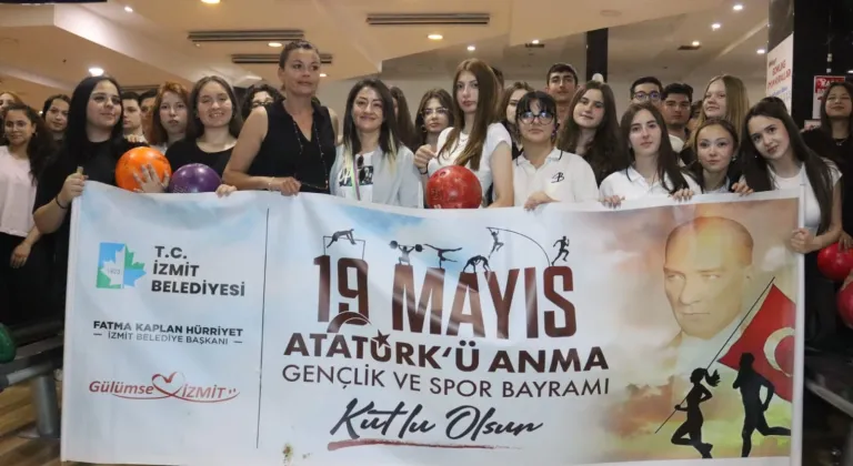 İzmitli gençler bowlingte buluştu