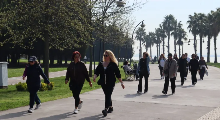 İzmitli kadınlar sağlık için yürüdü