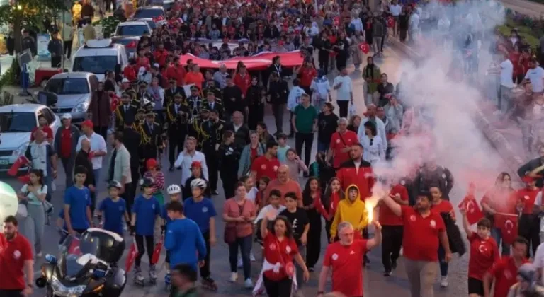 İzmit’te 19 Mayıs Coşkusu Zirveye Ulaştı








