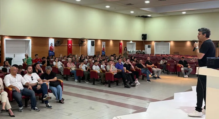 İzmit’te gençlere 'Üretken Yapay Zeka' semineri