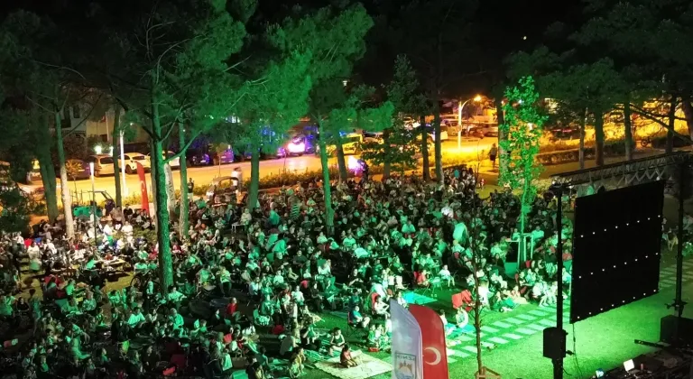 İznik’te Yaz Etkinlikleri Animasyon Gösterimiyle Başladı