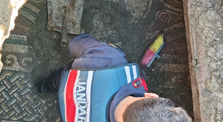Kaçak kazı yaparken Zile'de bulundu