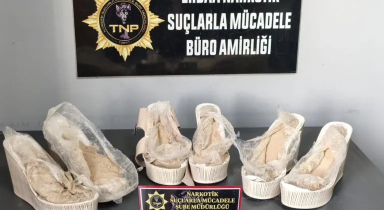  Kadın ayakkabısına gizlenmiş 1,6 kilo eroin ele geçirildi