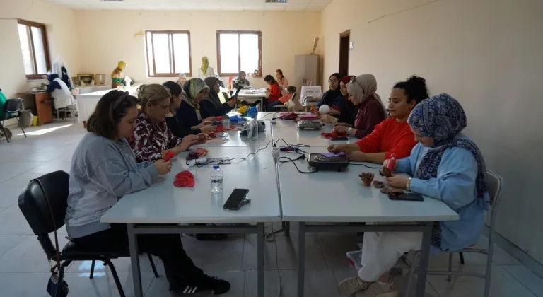 Kadınlar, Büyükşehir Atölyelerinde Sanatla Buluşuyor