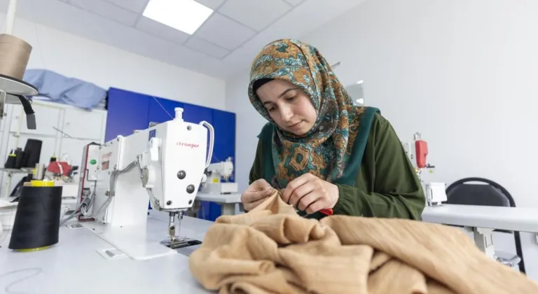 Kadınlar Eğitimde, Çocuklar Halkkent Mercek’te Güvende: Oyun Odası Destekleniyor